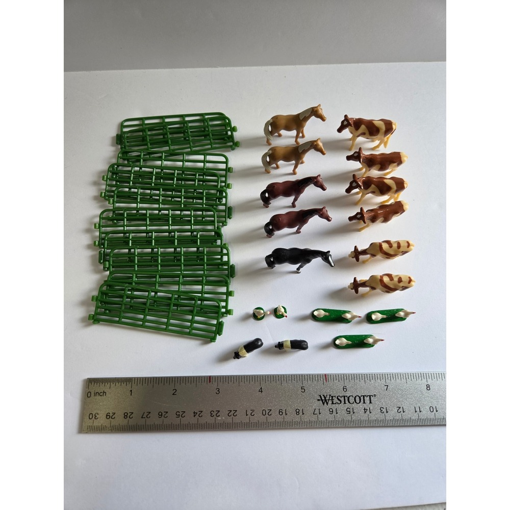 Ertl Farm Animal Figurine Set 28pc Horses Cows Pigs Chickens Ducks Green Fences